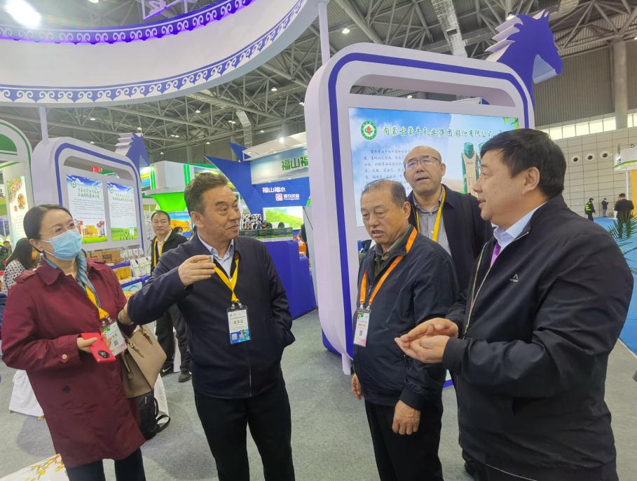 內(nèi)蒙古1400多種有機、綠色農(nóng)畜產(chǎn)品亮相中國綠色食品博覽會和中國國際有機食品博覽會